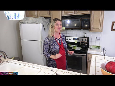 ❤️ A madrasta o ordenha na cozinha antes de sua data Sexo em porno pt-br.xxxnd-com.ru