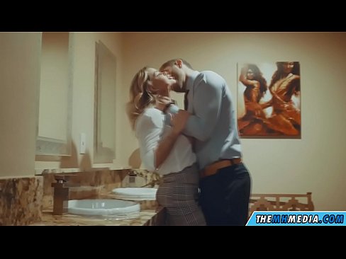 ❤️ Quando uma loira peituda o seduz em um banheiro público Sexo em porno pt-br.xxxnd-com.ru